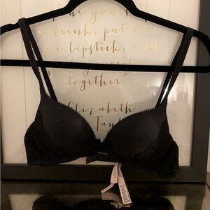 Victoria’s Secret 32B